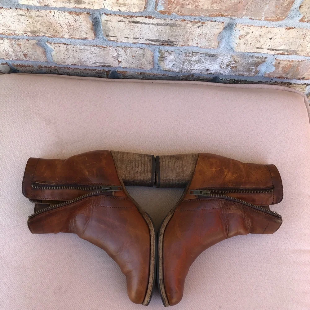 FRYE Addie Leather Versatile Dual-zip Ankle‎ Boots In Cognac 6 1/2